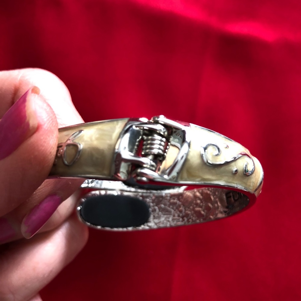 Fumi Silver tone with white inlay cuff bracelet - Picture 4 of 5